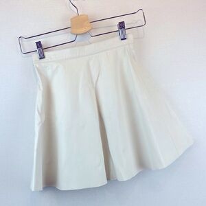 American Apparel - NWT dead stock cream genuine leather pleated mini skirt 💛